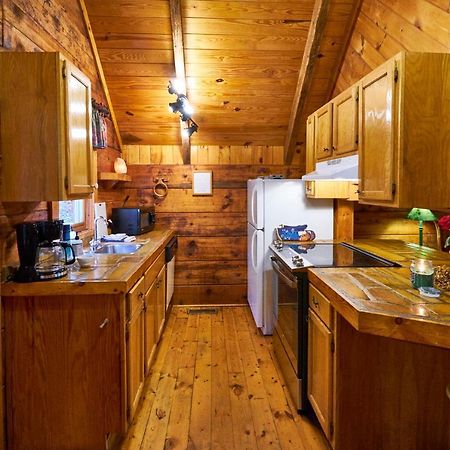 A Cabin In The Woods Pigeon Forge Exteriör bild