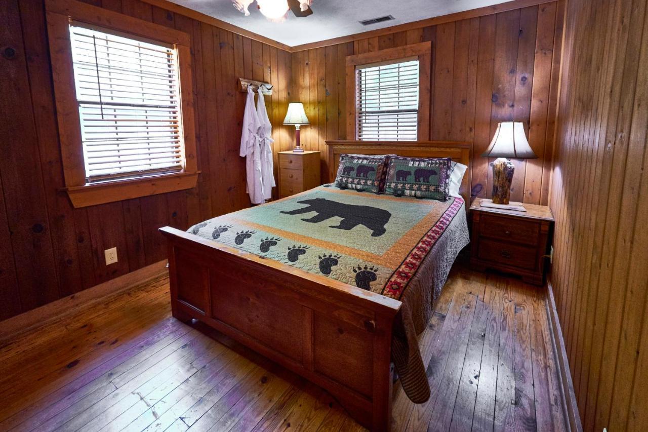 A Cabin In The Woods Pigeon Forge Exteriör bild