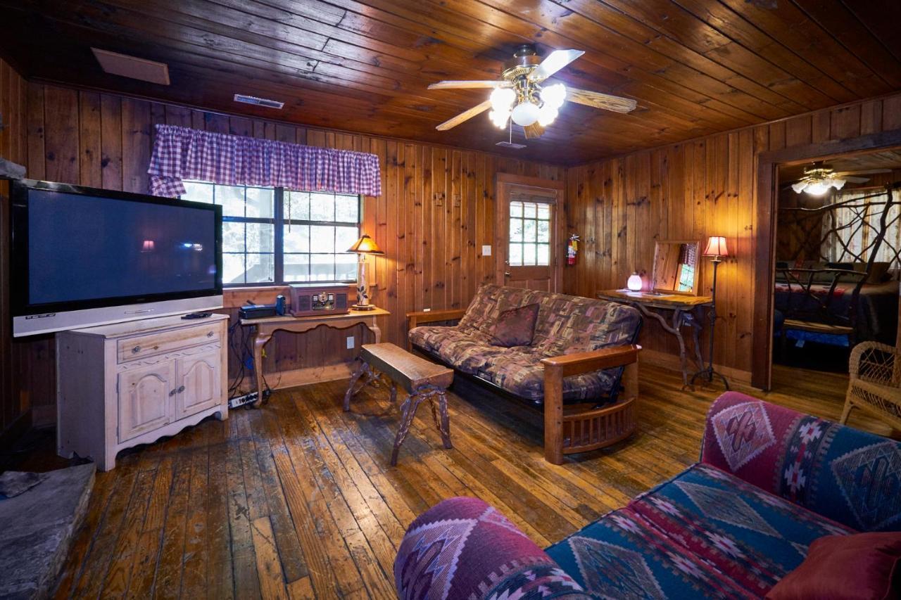A Cabin In The Woods Pigeon Forge Exteriör bild