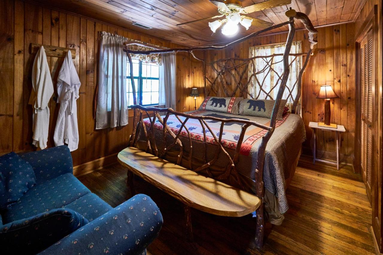 A Cabin In The Woods Pigeon Forge Exteriör bild
