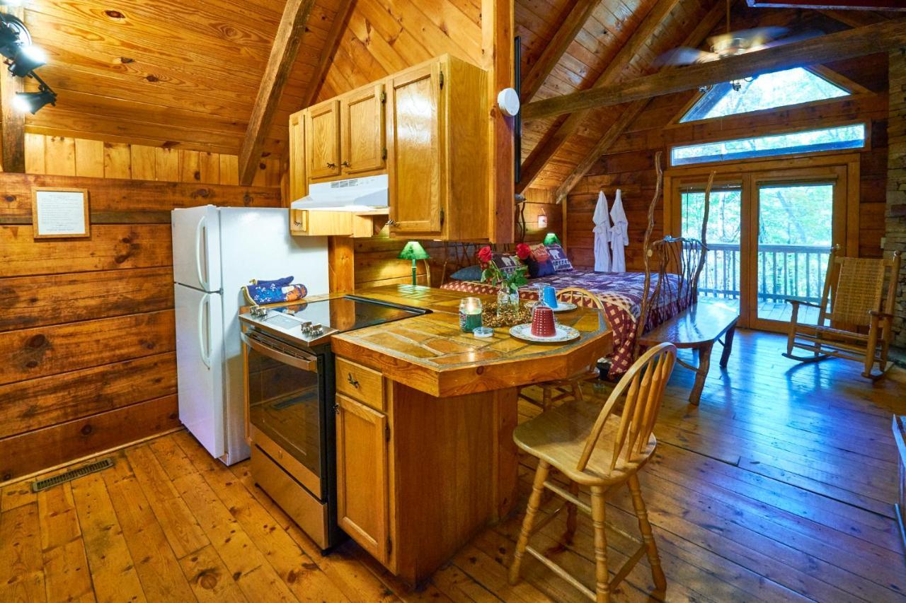 A Cabin In The Woods Pigeon Forge Exteriör bild