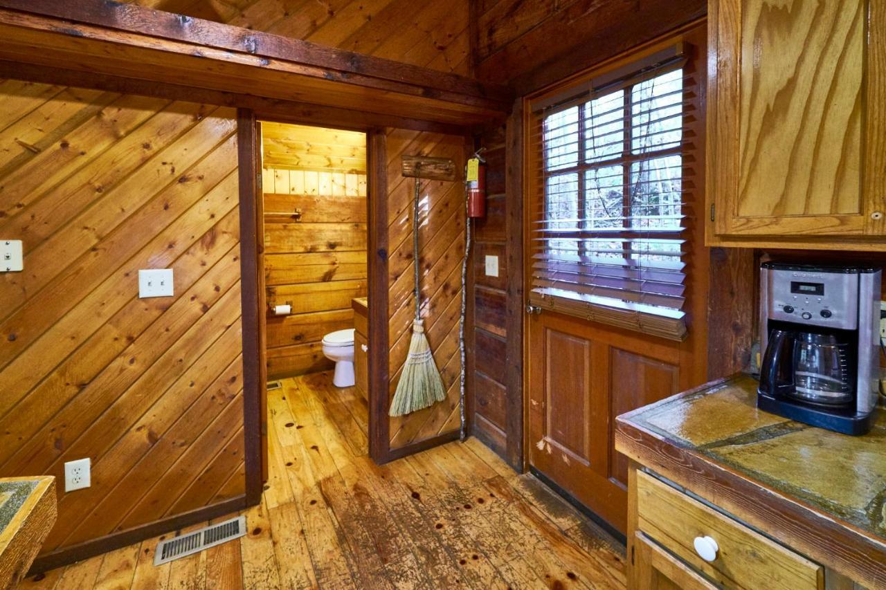 A Cabin In The Woods Pigeon Forge Exteriör bild